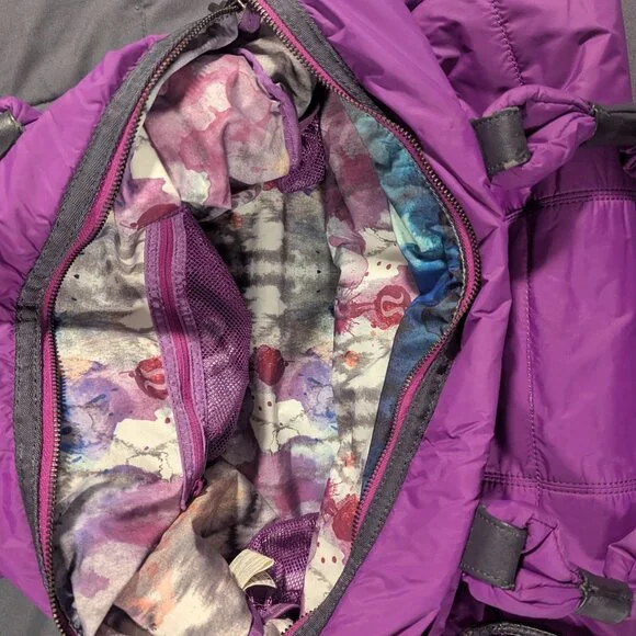 Lululemon Bon Voyage Duffle Bag - Picture 2 of 2